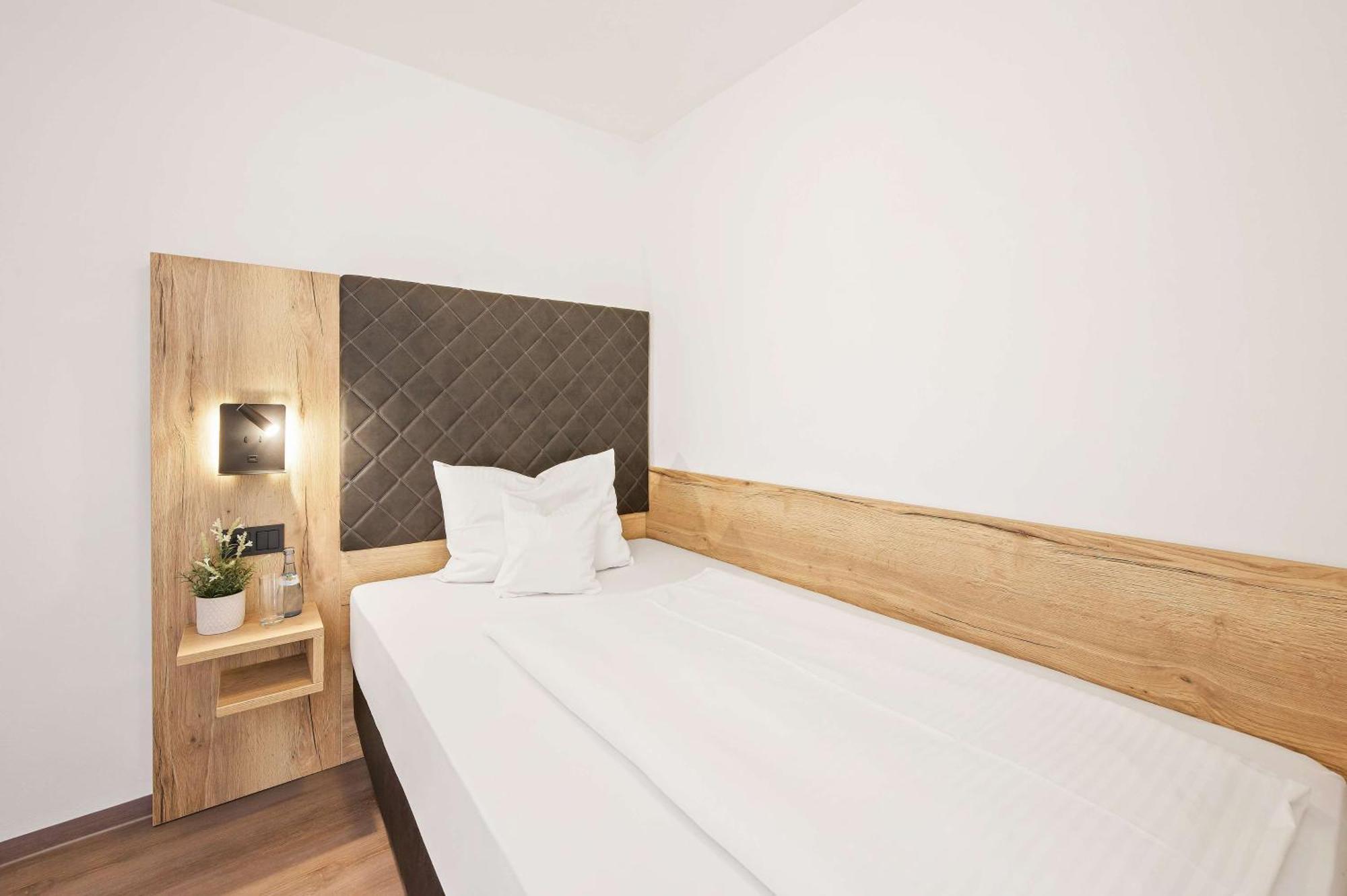 לודוויגסבורג Best Western Hotel Favorit מראה חיצוני תמונה
